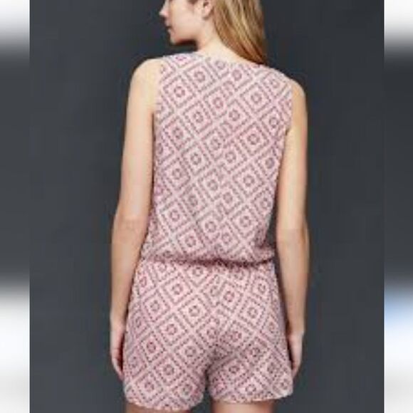GAP shorts & tank romper, pink multicolor print, back zipper, size M - Picture 4 of 9